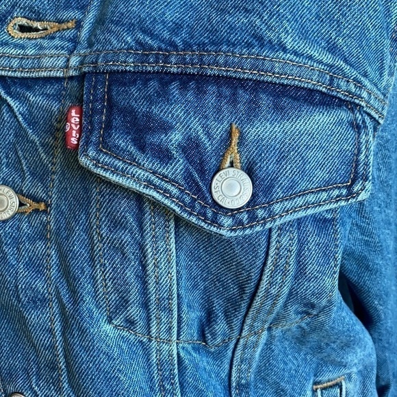 NWT Levi's Ex-Boyfriend Denim Trucker Jacket - Picture 6 of 16
